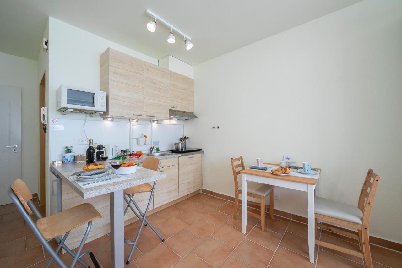 Apartments Gelsomino, Orchidea And Magnolia 卡斯塔尼奥拉 外观 照片