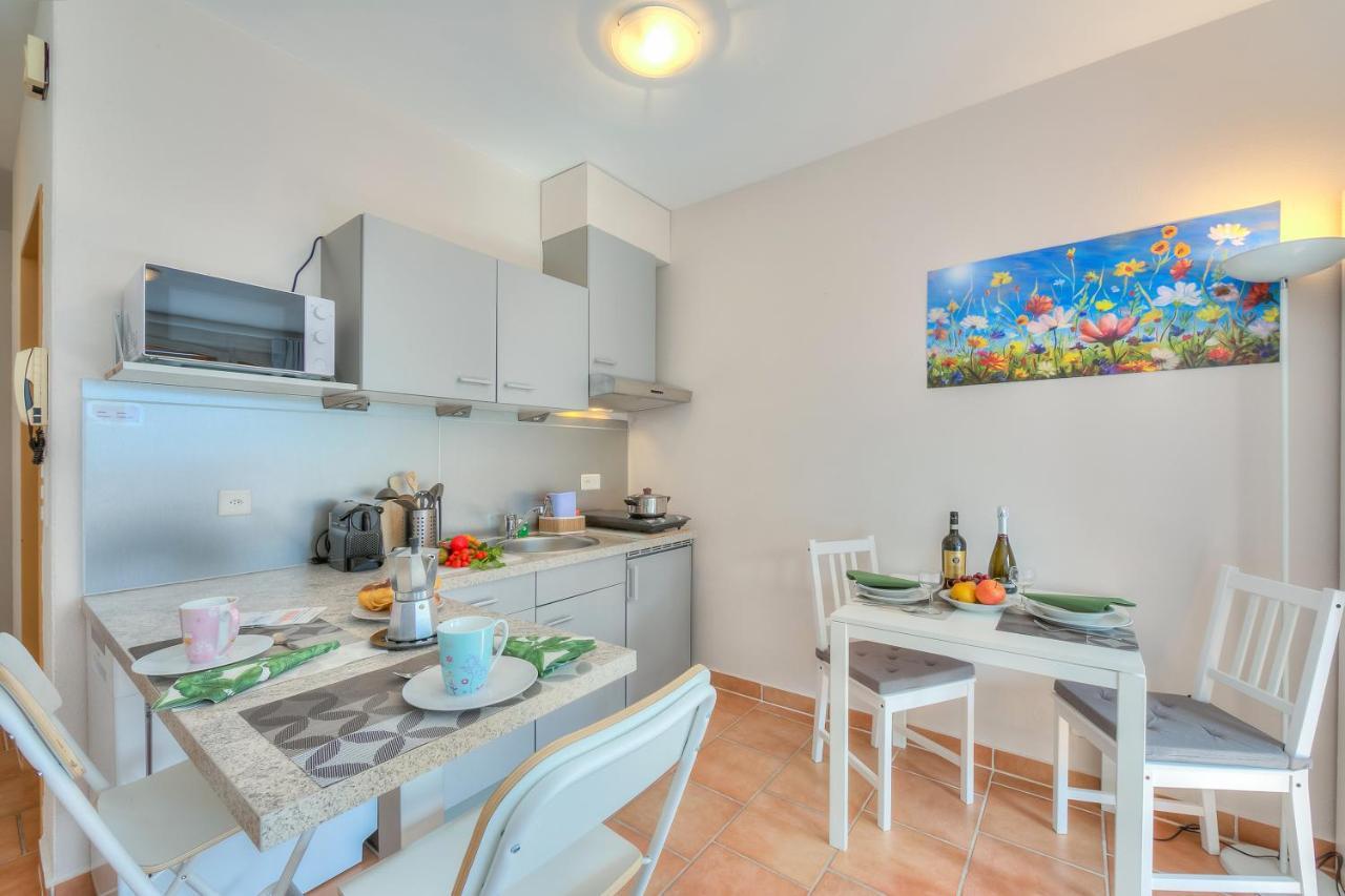Apartments Gelsomino, Orchidea And Magnolia 卡斯塔尼奥拉 外观 照片